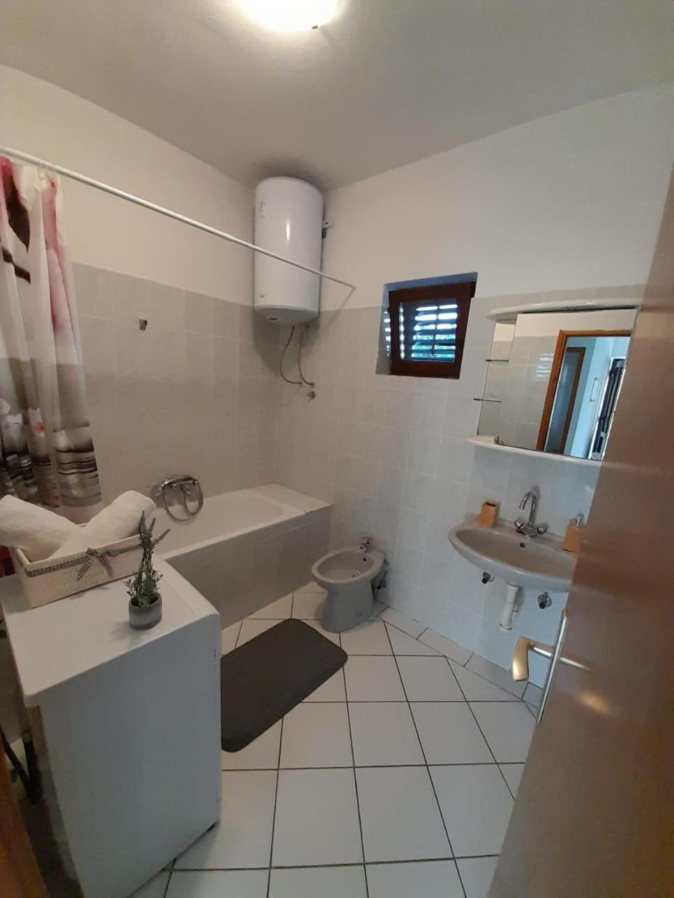 Appartamento Lucija Pridraga Esterno foto